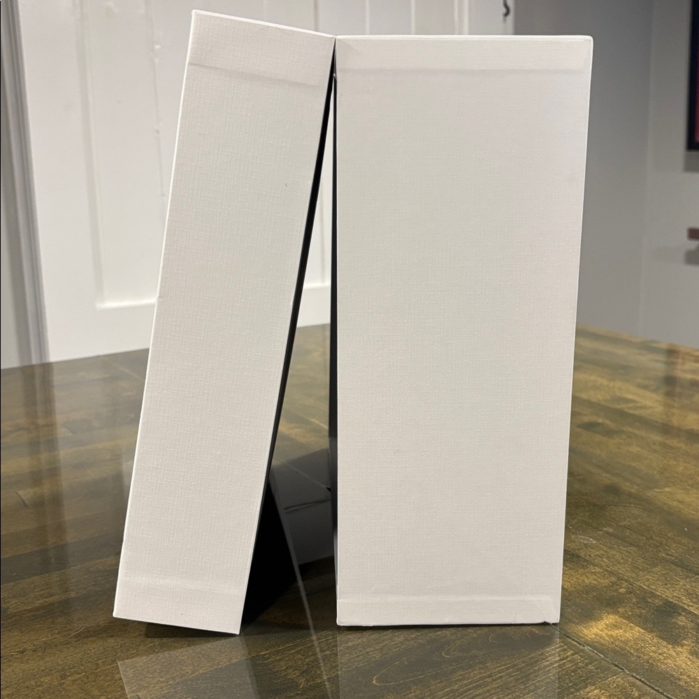 Celine Paris White Gift Box with Black Ribbon - Picture 5 of 10